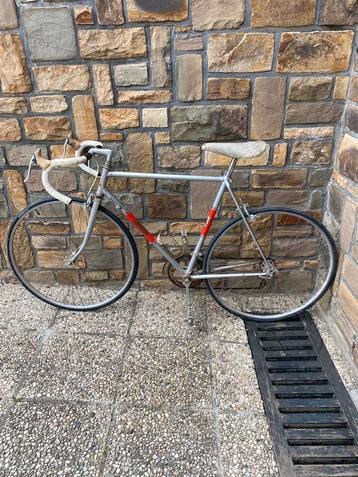 Retro koersfiets studentenfiets beschikbaar voor biedingen