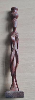 Houten beeld : dame met kruik, Enlèvement ou Envoi