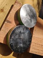 2 grote stevige magneten dia 9cm, Diversen, Schoolborden, Ophalen of Verzenden, Zo goed als nieuw