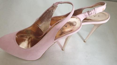 Tango suede pumps roze mt 38,39 en 40, Kleding | Dames, Schoenen, Nieuw, Pumps, Roze, Ophalen of Verzenden