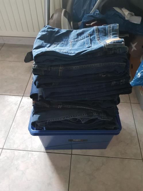 Kavel van 24 spijkerbroeken, Kleding | Heren, Spijkerbroeken en Jeans, Zo goed als nieuw, Blauw, Ophalen of Verzenden