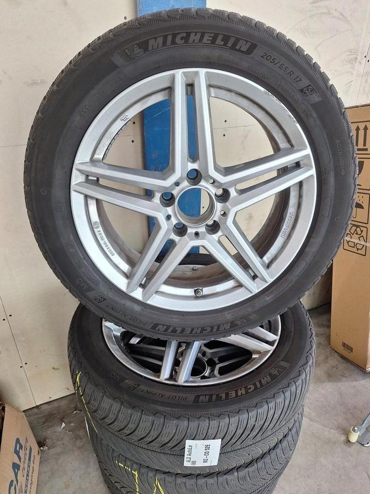 Mercedes CLA Winterset 17 Inch, Auto-onderdelen, Banden en Velgen, Banden en Velgen, Winterbanden, 17 inch, 205 mm, Personenwagen