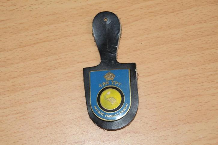 ABL Breloque du "4 Bn Tpt", Collections, Objets militaires | Général, Armée de terre, Envoi
