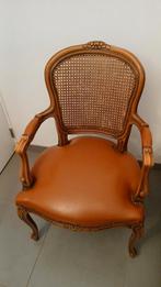 Fauteuil Louis XV-stijl met biezen rug en lederen zitting., Ophalen