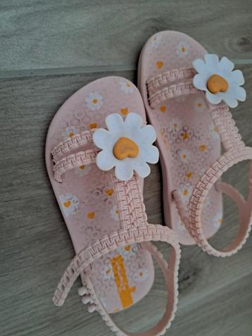Sandalen maat 24 beschikbaar voor biedingen