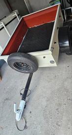 Aanhangwagen wit, Ophalen, Gebruikt