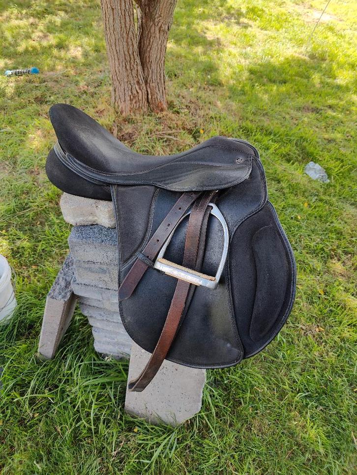 17" Thorowgood griffin selecta 3 in 1 zadel, Dieren en Toebehoren, Paarden en Pony's | Zadels, Gebruikt, Recreatie, Ophalen of Verzenden