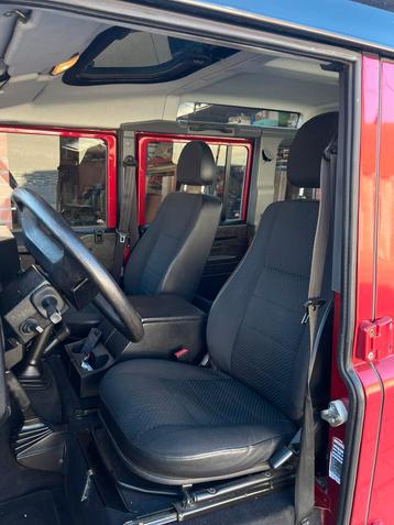 Land rover defender verwarmde voorzetels + cubbybox beschikbaar voor biedingen