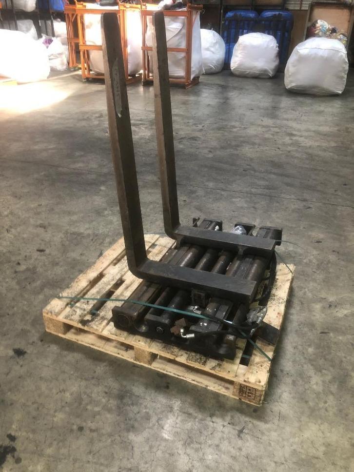 Vorkenversteller + balenklem Litte Giant, Zakelijke goederen, Machines en Bouw | Heftrucks en Intern transport, Voorzetapparatuur