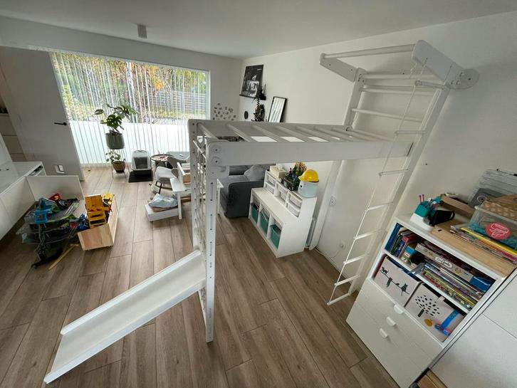 Klimrek met glijbaan opklapbaar wit degelijk materiaal, Kinderen en Baby's, Speelgoed | Overig, Gebruikt, Jongen of Meisje, Ophalen