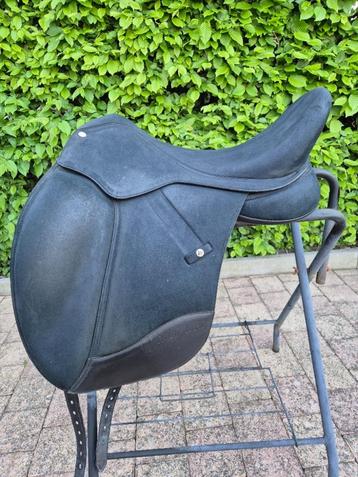 Selle dressage Wintec Isabell Hart 18', Enlèvement ou Envoi, Comme neuf, Dressage