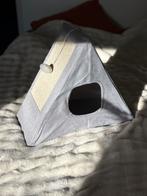 4 katten items - mand, reistas, kraphuisje, slaapzak, Dieren en Toebehoren, Ophalen of Verzenden, Zo goed als nieuw