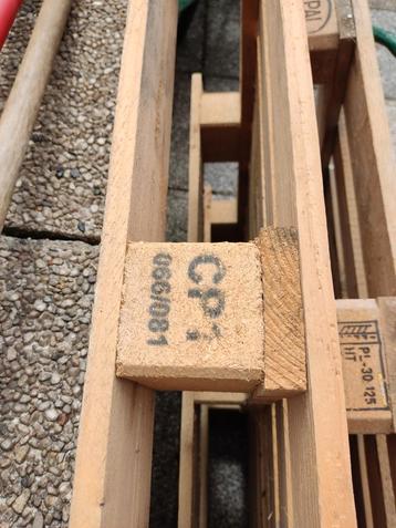 4 palletten. 2 EPAL. beschikbaar voor biedingen