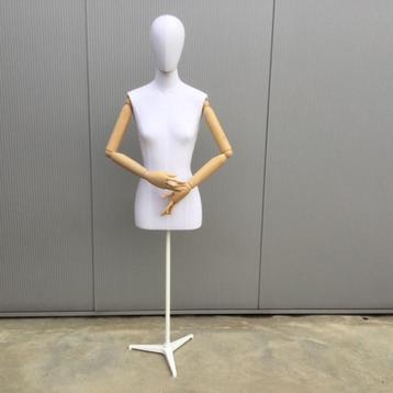 Speciale paspop met houten armen, Ophalen