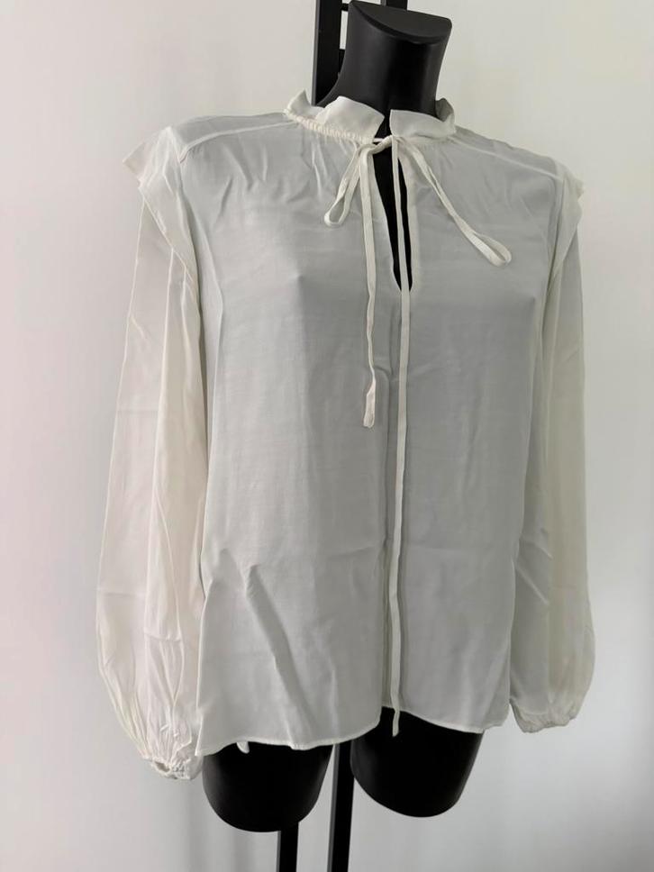 Ongedragen ivoorkleurige blouse Maje, mt 38, Kleding | Dames, Blouses en Tunieken, Nieuw, Maat 38/40 (M), Overige kleuren, Verzenden