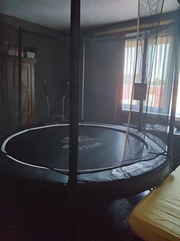 Trampoline beschikbaar voor biedingen
