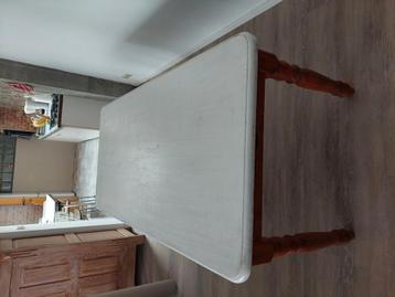 Massieve dennehouten eettafel met 2 schuiven  beschikbaar voor biedingen