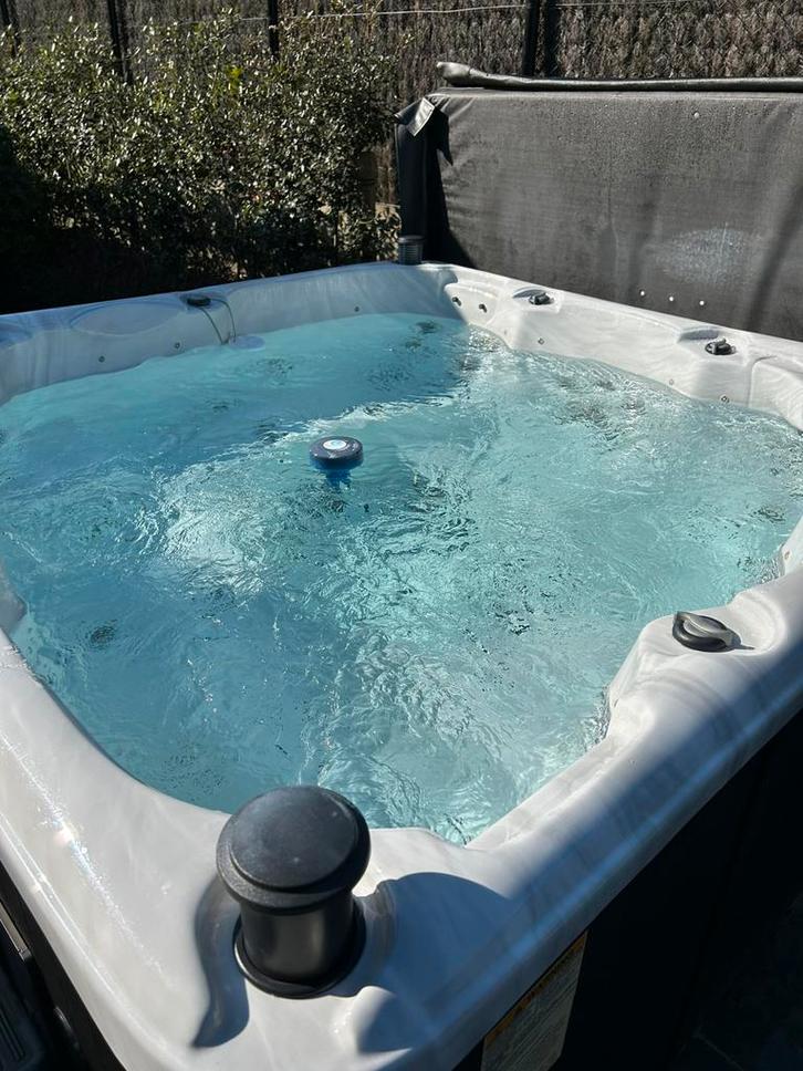 te koop jacuzzi grand Atlantic met nieuwe warmtepomp, Tuin en Terras, Bubbelbaden en Hottubs, Zo goed als nieuw, Ophalen