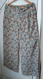 Prachtige broek met roosjes large., Kleding | Dames, Broeken en Pantalons, Maat 42/44 (L), Ophalen of Verzenden, Zo goed als nieuw