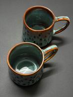 Sissy-Boy - 2 BLAUWE PORSELEINEN MOKKEN MET OOR, Maison & Meubles, Enlèvement, Neuf, Porcelaine, Tasse(s) et/ou soucoupe(s)