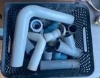 Panier avec tuyaux et raccords en PVC et en métal, Enlèvement, Utilisé