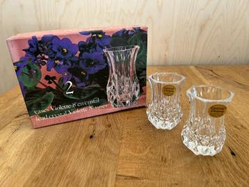 Vintage kristallen vaasjes Cristal d’Arques disponible aux enchères