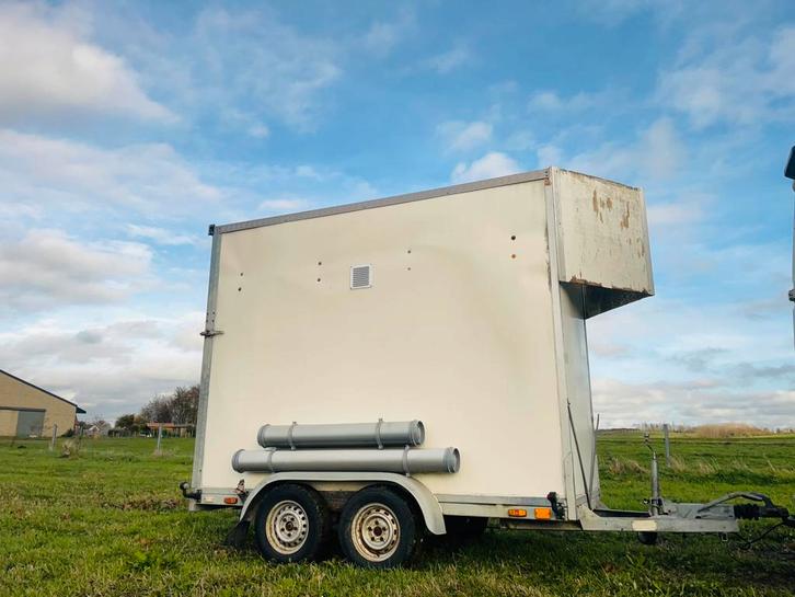 2t7 hoge gesloten trailer: 2m32 (binnen) kantelhelling, Auto diversen, Aanhangers en Bagagewagens, Zo goed als nieuw, Ophalen
