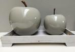 Decoratieve kunststoffen appels op dienblad, Huis en Inrichting, Decoratie, Zo goed als nieuw, Ophalen
