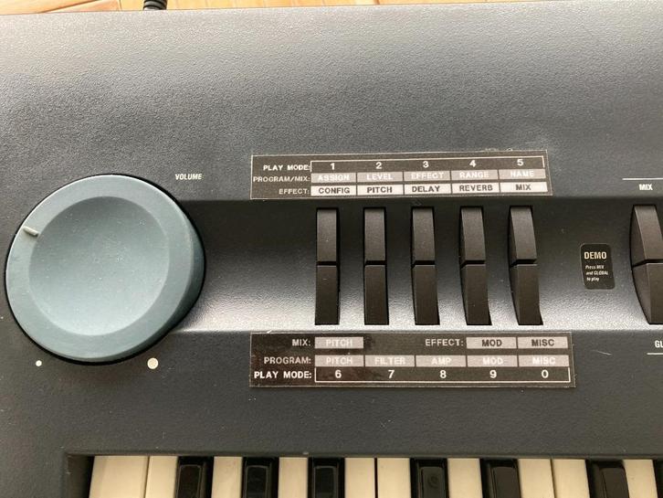 ALESIS QUADRASYNTH PLUS, Muziek en Instrumenten, Synthesizers, 76 toetsen, Ophalen of Verzenden