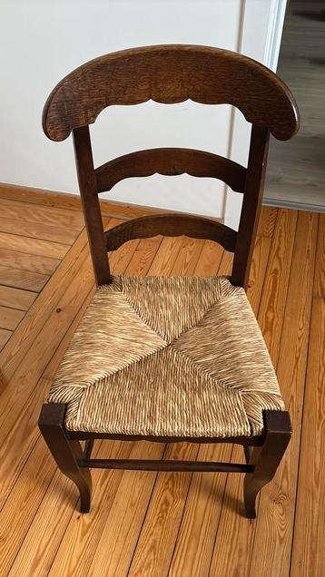 5 mooie houten stoelen  met rieten zitstuk  beschikbaar voor biedingen