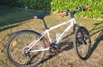 B'Twin Rockrider 300, Fietsen en Brommers, Ophalen, Gebruikt