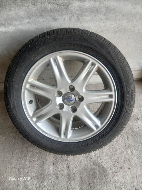 4 winterbanden gemonteerd op originele Volvo merk, Auto diversen, Wieldoppen, Zo goed als nieuw, Ophalen