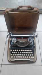 Antieke typmachine met leren tas, Antiek en Kunst, Antiek | Gereedschap en Instrumenten, Ophalen