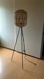 Vloerlamp rotan zwart metaal 152cm, Ophalen, Zo goed als nieuw, Metaal