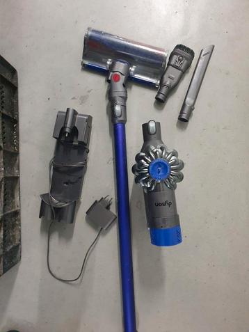 Dyson fluffy steelstofzuiger beschikbaar voor biedingen