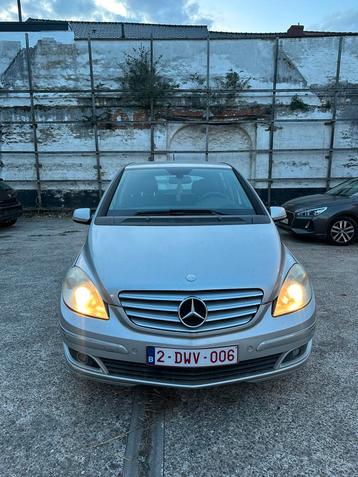 Mercedes b180 automaat beschikbaar voor biedingen