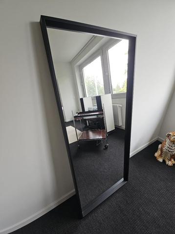 Miroir beschikbaar voor biedingen