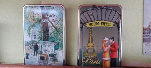 2 boîtes à biscuits rétro en métal Paris, Collections, Boîte en métal, Comme neuf, Biscuits, Autres marques, Enlèvement ou Envoi