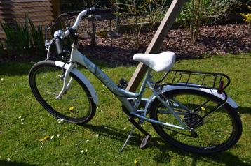 MBM fiets 24 inch Fleur meisjesfiets  licht blauw  wit beschikbaar voor biedingen