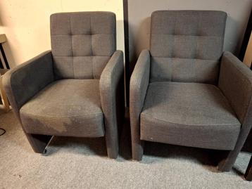 2 grijze zeteltjes/stoelen... beschikbaar voor biedingen