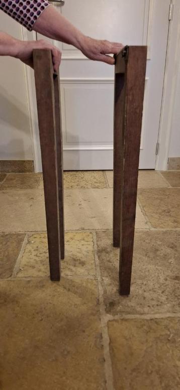 4 antieke oude eiken schuine tafelpoten, hoogte 70,50 cm  beschikbaar voor biedingen