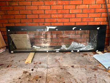 2 M aquarium (groot) met interne bioloog beschikbaar voor biedingen