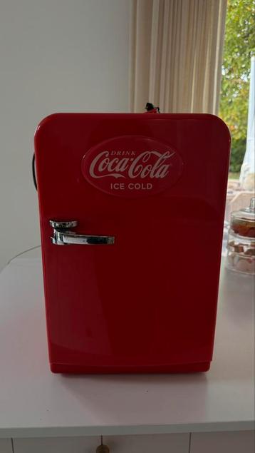 Kleine frigo beschikbaar voor biedingen