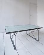 Salontafel "Moment” van Niels Gammelgaard, Ophalen