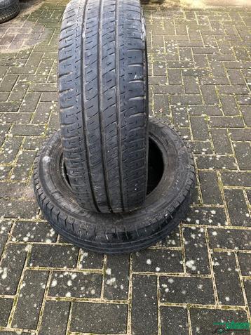 2 x bedrijfswagen Michelin Agilis 235-60-17 10 PR 117/115 R beschikbaar voor biedingen