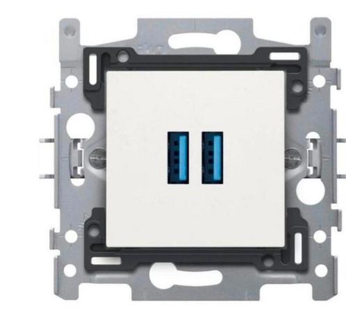 double port Usb blanc avec enjoliver blanc, Doe-het-zelf en Bouw, Elektriciteit en Kabels, Nieuw, Ophalen