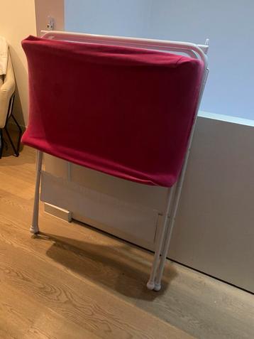Verzorgingstafel beschikbaar voor biedingen