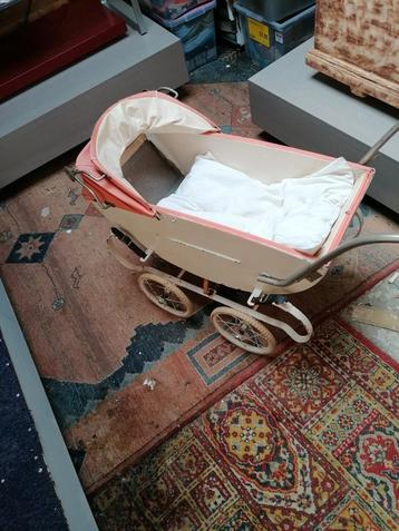 Retro kinderwagen 