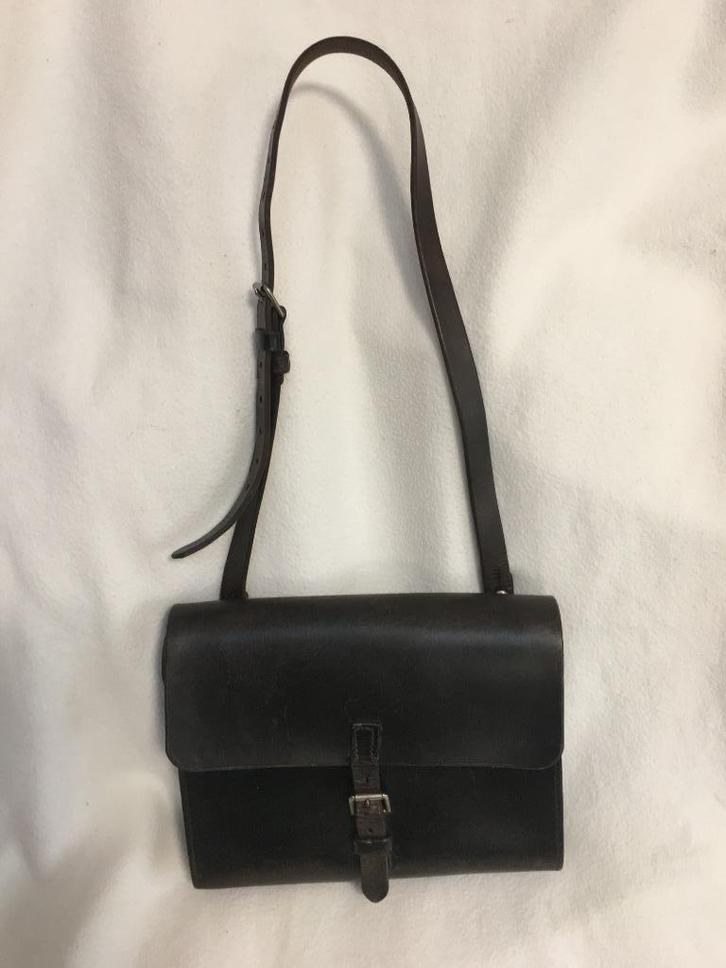 Echte lederen schoudertas van postbode, bakker, melkboer..., Handtassen en Accessoires, Tassen | Schoudertassen, Gebruikt, Overige merken