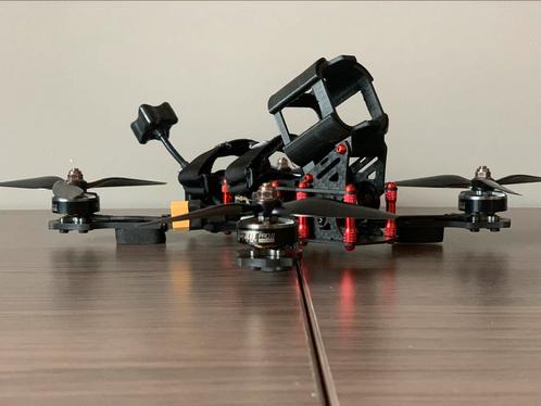 KISS quadcopter fpv drone, Hobby & Loisirs créatifs, Modélisme | Radiocommandé & Téléguidé | Hélicoptères & Quadricoptères, Comme neuf